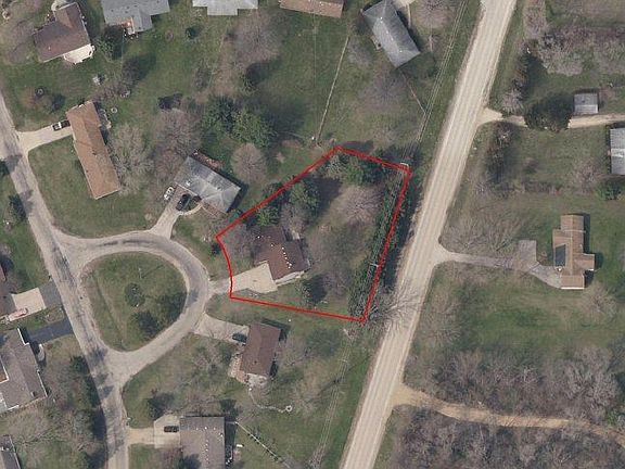 3rd image of 1070 Luanna Dr