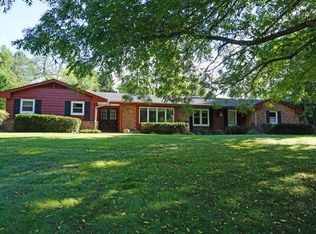 N8093 Lakeview Rd, Oconomowoc, WI 53066