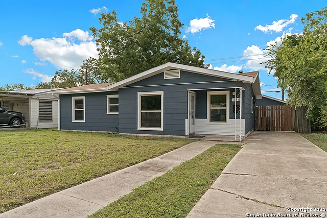 3 bed, 1.0 bath, 1112 sqft, $1,600 — Photo 1