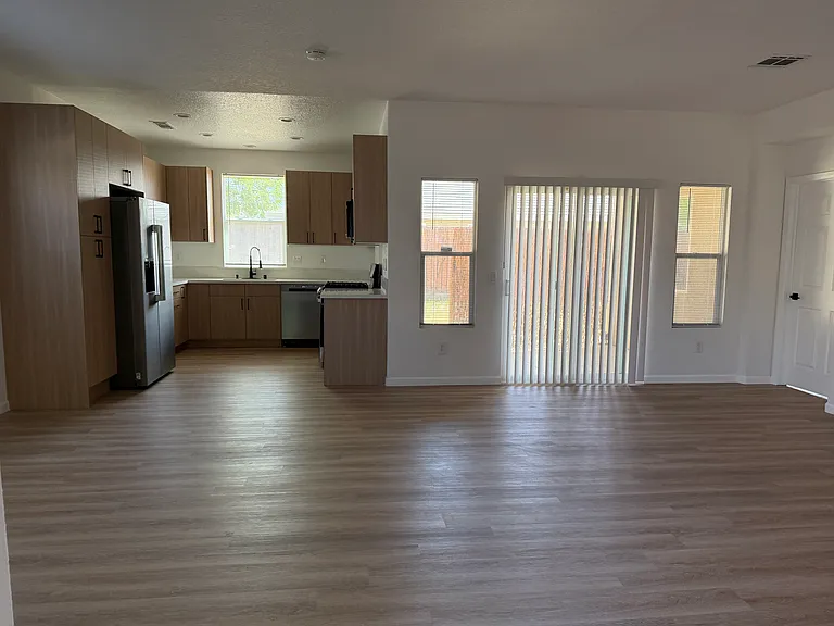 2304 Morningside Ave — Photo 4