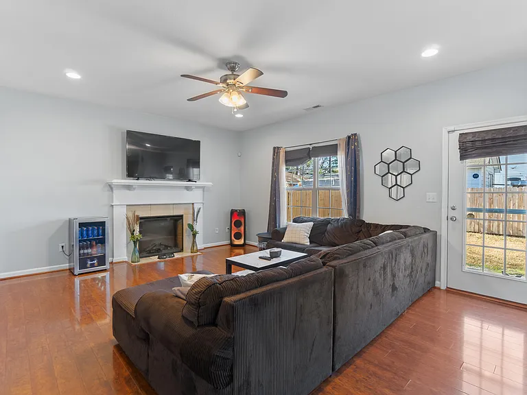 3011 Bapaume Ave — Photo 13