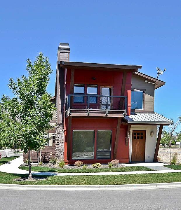 2nd image of 1200 E Lone Shr