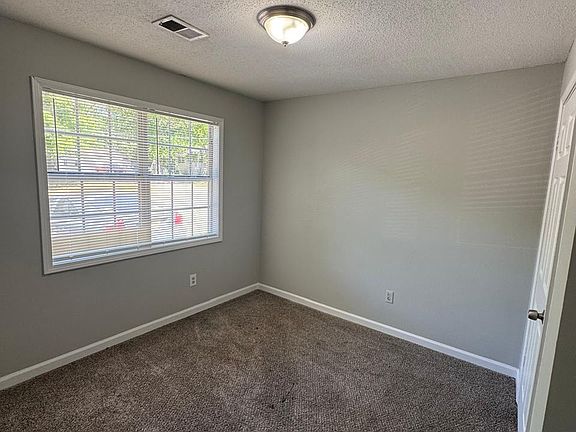 3rd image of 33 Townsley Dr