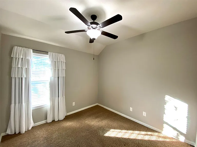 8615 Sweet Pasture Dr — Photo 4