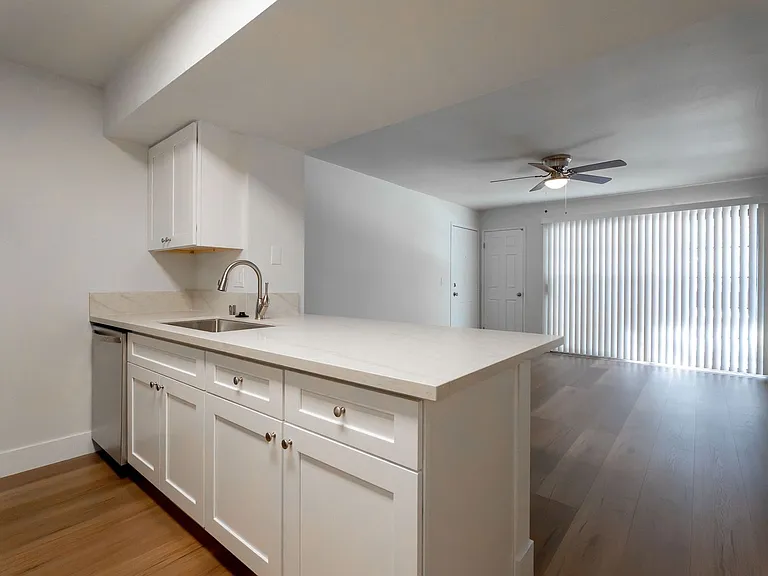 5158 S Jones Blvd #203 — Photo 17