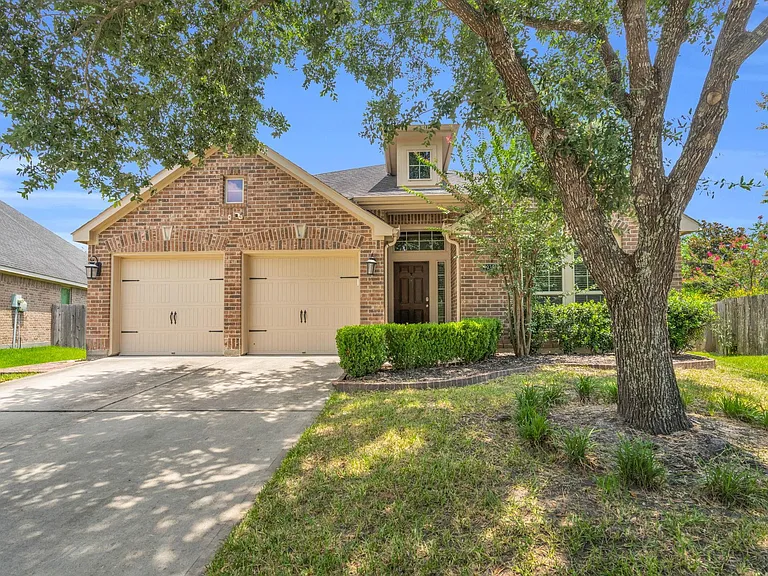 12938 Buchanan Oaks Ln — Photo 1