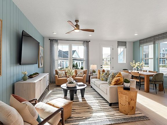 The Benchmark - Family Room