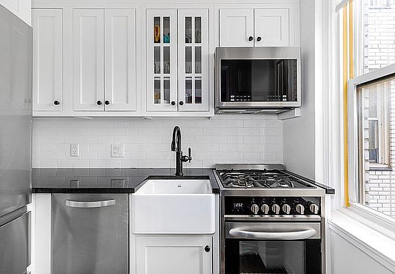 5th image of 59 W 12th St APT 6B