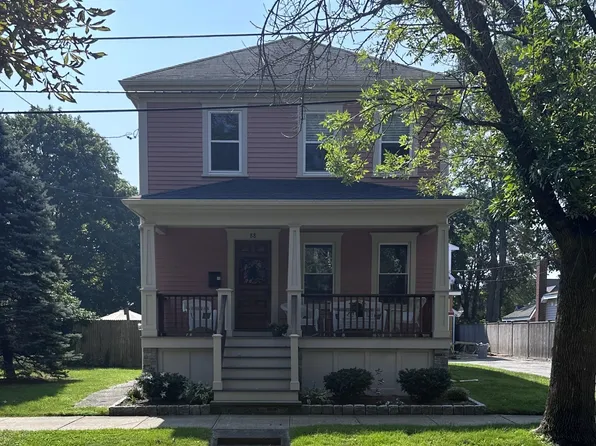 88 Burton St #2, Bristol, RI 02809