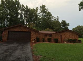 3305 Briarcliffe Rd, Winston Salem, NC 27106