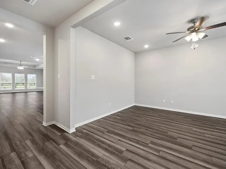 5211 Friars Loop — Photo 6