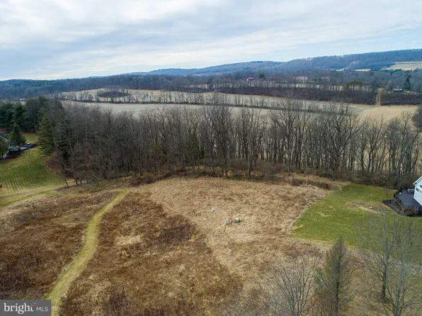 126 Blackberry Hl, Port Matilda, PA 16870