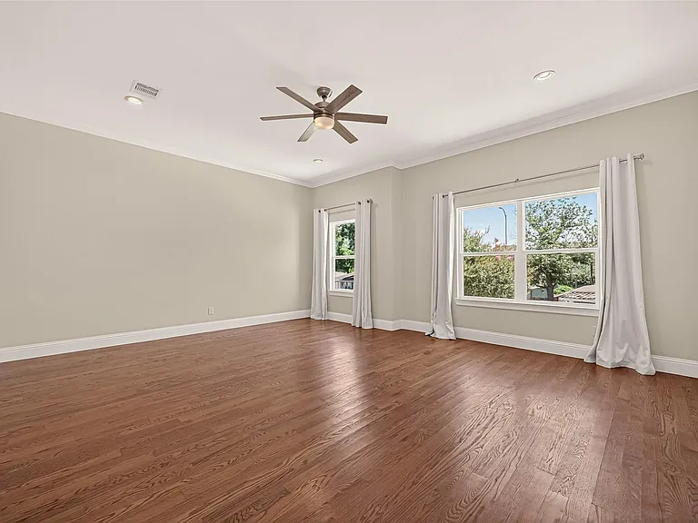 2211 Silverbonnet St — Photo 27
