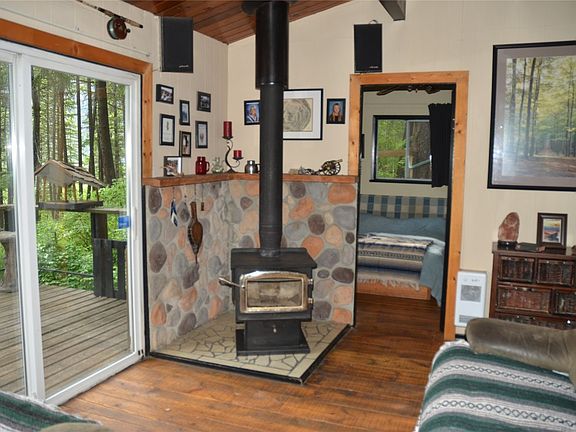 5th image of 399 Cresta Rd