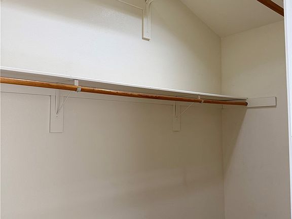 5th image of 3135 Bartlett Ave