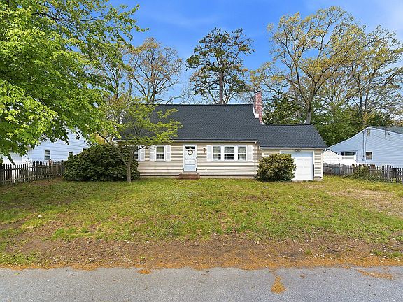 2nd image of 464 Newport Rd