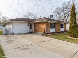 607 Oriole Dr, Streamwood, IL