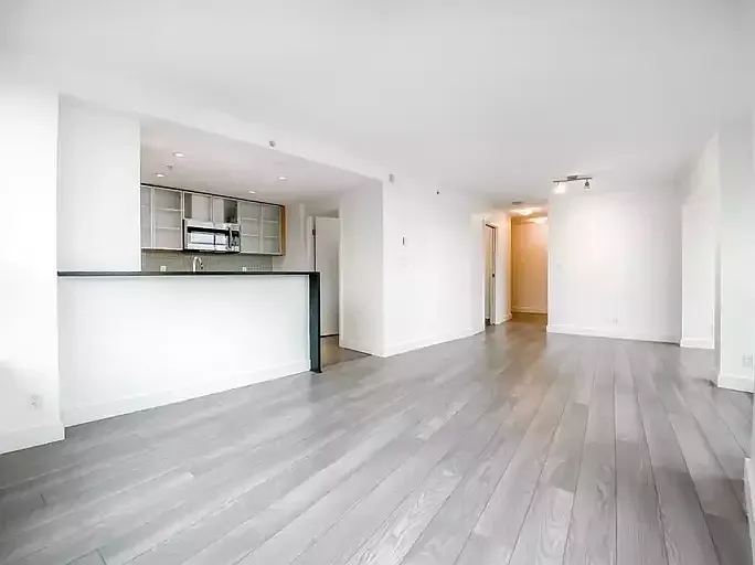 33 Smithe St #2206 — Photo 4