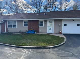 256 Newcastle Ct UNIT B, Ridge, NY 11961