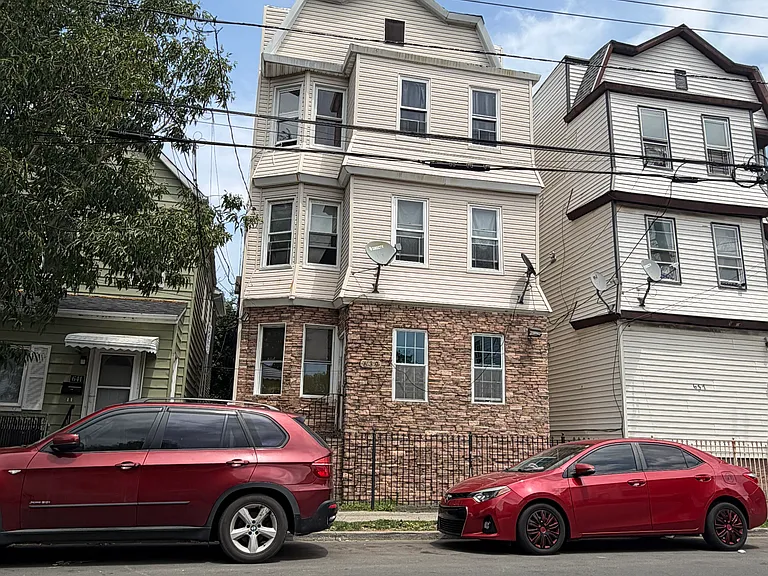 639 S Park St #4 — Photo 7