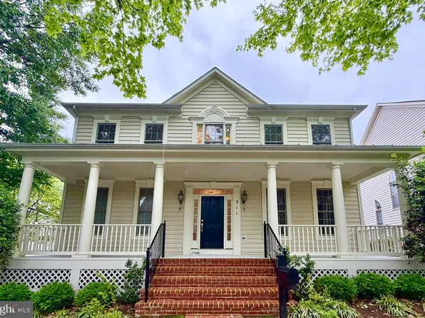311 Watkins Cir, Rockville, MD 20850