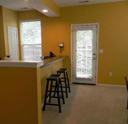 3rd image of 1424 Otterbourne Cir