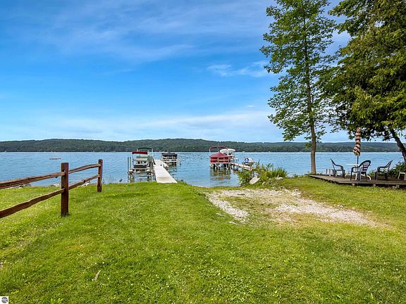 3rd image of 832 Deepwater Point