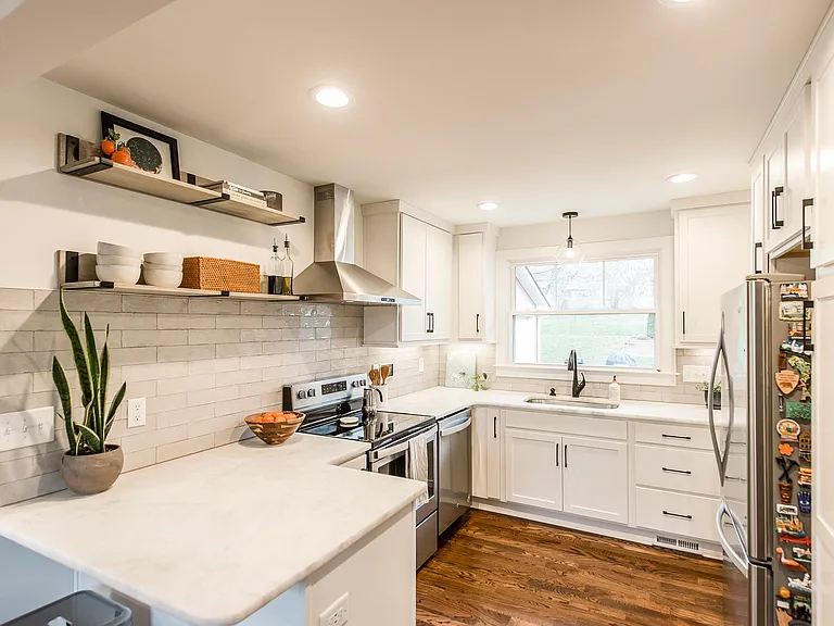1003 Woods Lake Dr — Photo 14