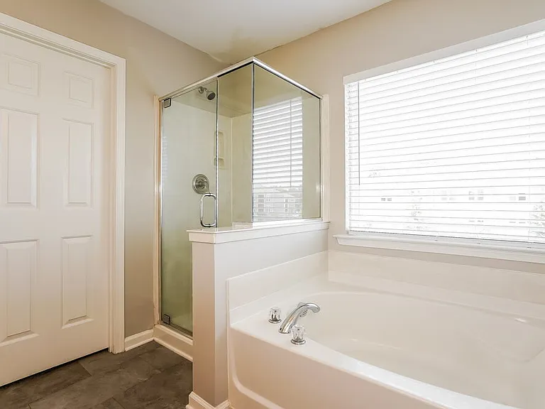 304 Edgecroft Way — Photo 13
