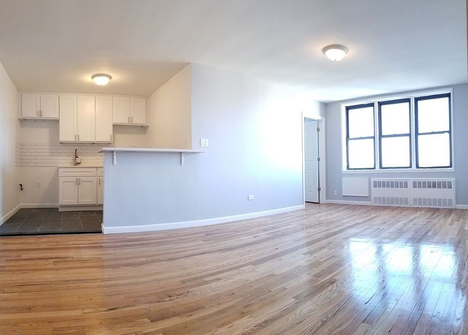 1st image of 200 E 17th St APT 6J