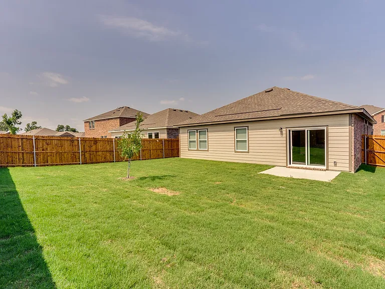 778 Camden Dr — Photo 27