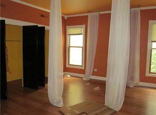 29 Pine St, Eureka Springs, AR 72632