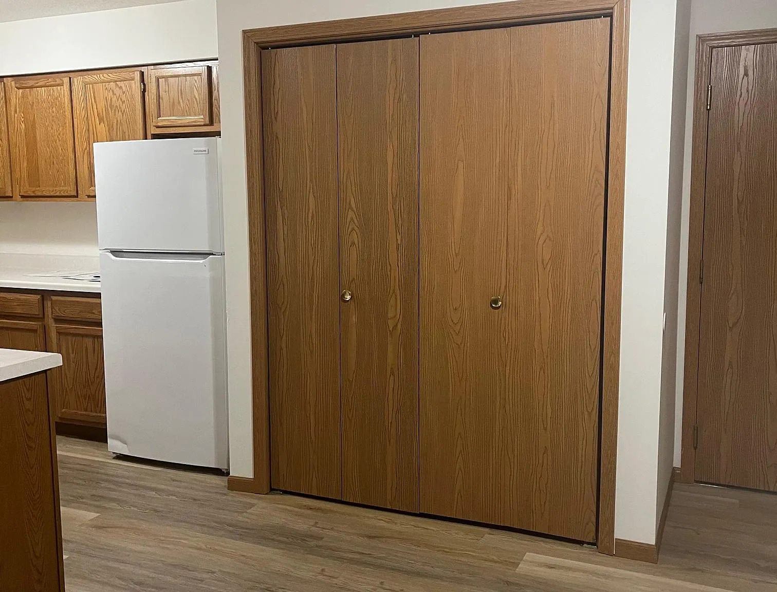 2 bed, 800 sqft, $1,050 — Photo 3