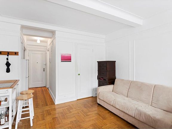 2nd image of 433 W 34th St APT 15F