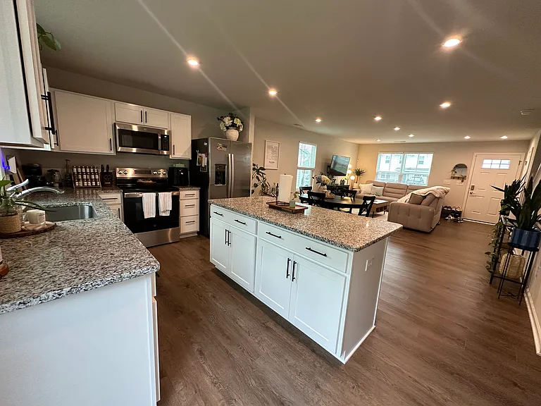 1441 Burgundy Bluff Ln — Photo 6