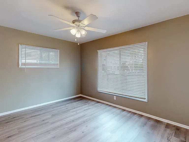 1818 N Kingsley Dr — Photo 29
