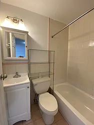 Rented by R New York