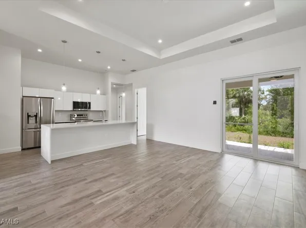 409 Columbus Blvd S, Lehigh Acres, FL 33974