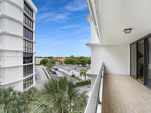 5th image of 13953 Kendale Lakes Cir #508B