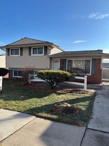 674 Langley Blvd, Clawson, MI, 48017