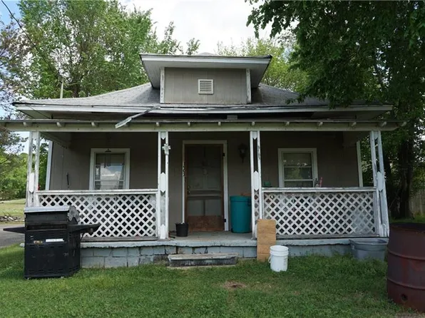 1907 Dechard St, Van Buren, AR 72956