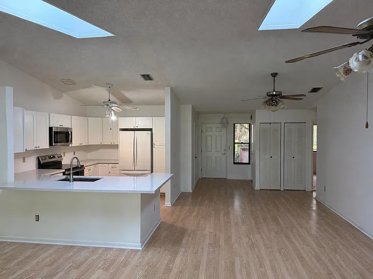 78 Mayfair Ln #78 — Photo 6