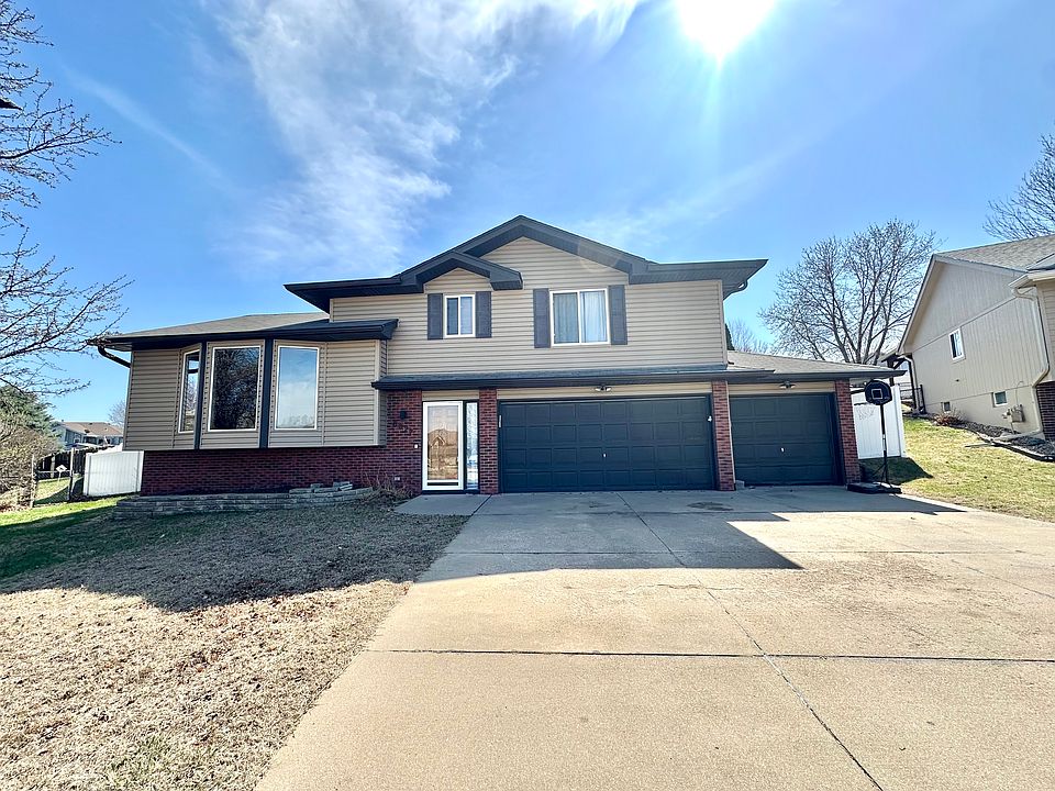 1st image of 8027 S 68th Circle Ave