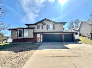 8027 S 68th Circle Ave, La Vista, NE 68128
