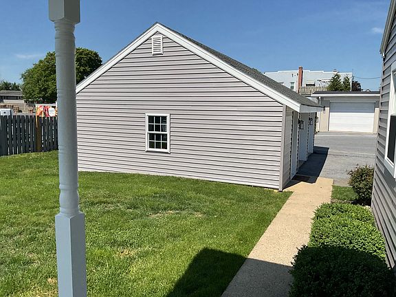 3rd image of 15 Owl Hill Rd