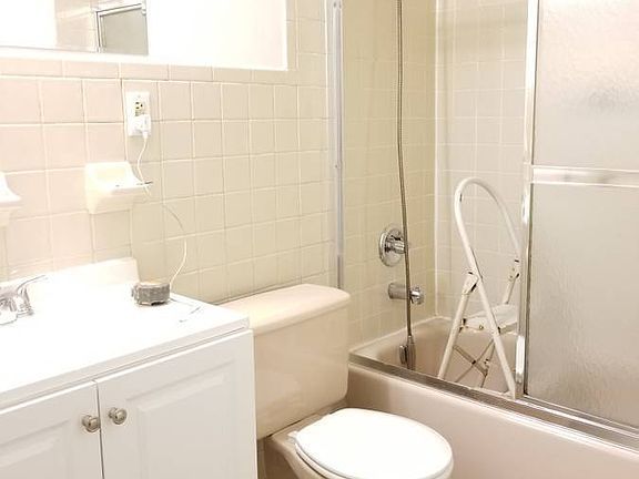 5th image of 11945 6th Ave APT 1