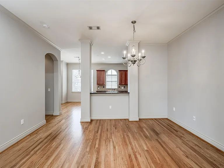 315 Sandman St — Photo 28