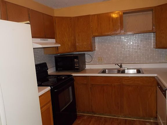 2nd image of 925 30th Ave S APT 205