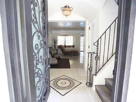 2nd image of 4265 N Meridian Ave