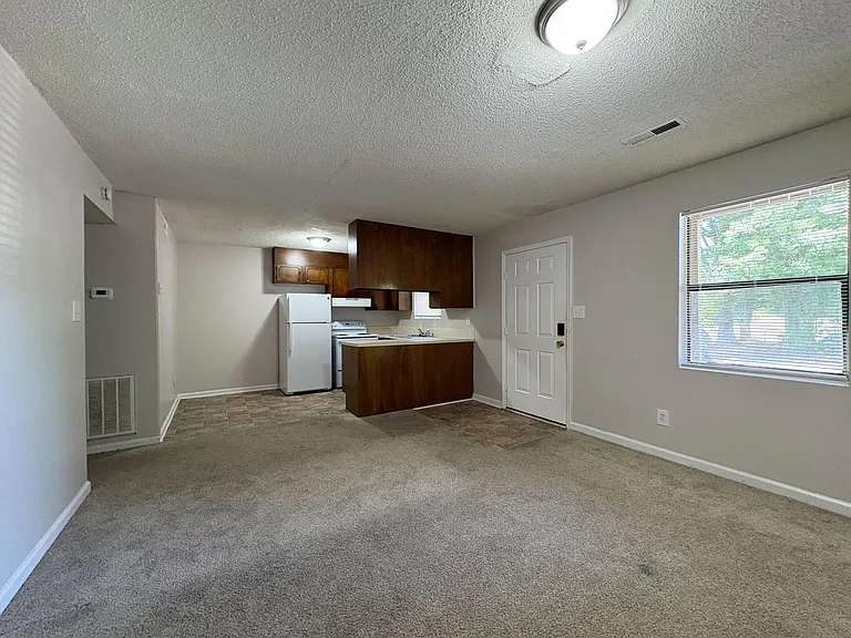 White Meadow Ln — Photo 4